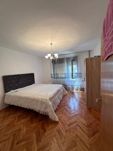 Kuće na prodaju: 390 kv. m, 8 soba — 12