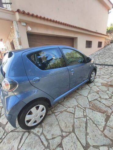 Toyota: Toyota Aygo: 1 l. | 2009 έ. Χάτσμπακ — 5