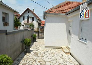 Houses for sale: Na prodaju useljive 2 kuće u mirnom delu Uba! Ukupna površina 180m2 — 7