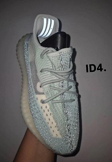 ccc.rs obuca: Yezzy lepo odradjene
Urezan boost u djonu
36-48
4500 din ❤️‍🔥
SS🖤⭐⭐ — 7