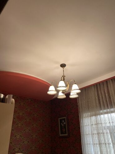 Həyət evləri və villaların satışı: Fərdi yaşayış evi, iki mərtəbəli, geniş həyəti və terraslı. Evin — 15