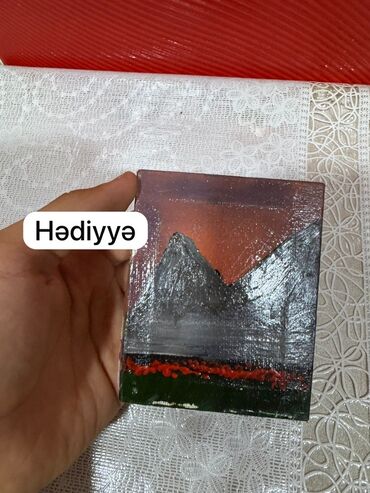 Şəkillər, tablolar: Şəkildəki rəsmlərin qiyməti üzərindəki qiymətdir üzərində hədiyyə — 4