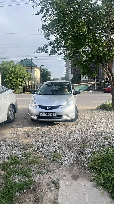 е34 дверь: Honda Fit: 2011 г., 1.5 л, Автомат, Бензин, Хэтчбэк — 10