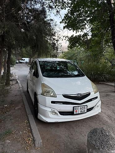 Toyota Ractis: 2005 г., 1.3 л, Автомат, Бензин, Минивэн