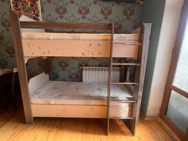 tek neferlik kravatlar: Oğlan və qız üçün, İşlənmiş, Çarpayı, Matras ilə, Siyirməsiz