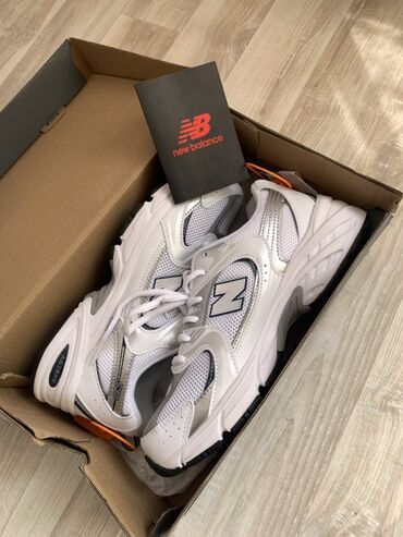 Кроссовки и спортивная обувь: Кроссовки, 40, New Balance, Новый, цвет - Белый, Самовывоз, Платная доставка at lalafo.kg Кроссовки и спортивная обувь: Кроссовки, 40, New Balance, Новый, цвет - Белый, Самовывоз, Платная доставка