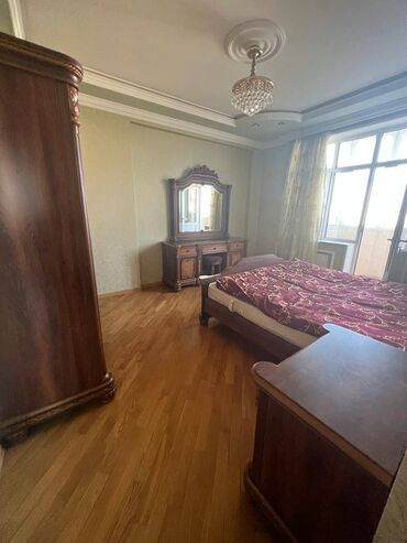 Uzunmüddətli kirayə mənzillər: Memar Əcəmi metrosuna yaxın 17 mertebeli binanın 6-cı mərtəbəsində — 2