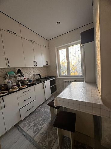 кел кел: 🏠 Сдаётся комната для двух девушек! 📍 Адрес: Аламедин-1, дом 20. 📌 — 5