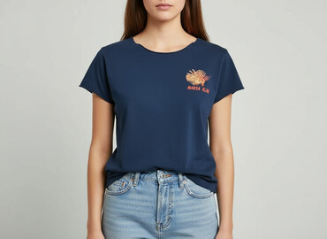 chamur national t shirty: Women`s T-shirt, size M