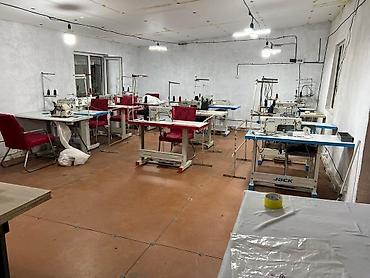 Аренда цехов, заводов и фабрик: Ак-Тилек ж/м Сдается швейный цех с общежитием Площадь: 115м2; 4соток — 3