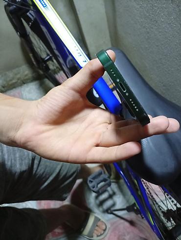 Mobil telefonlar: IPhone 13, Yaşıl, Face ID — 3