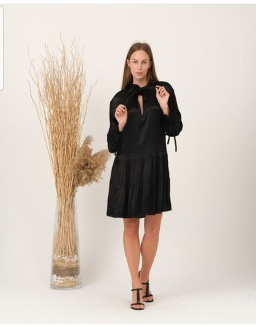атласное платье со шлейфом: Распродажа, красивое атласное платье