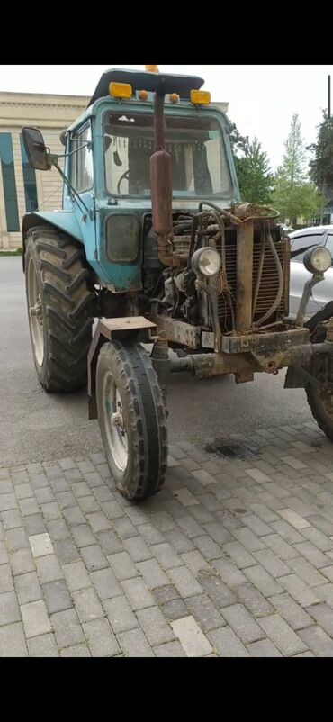 traktor motoru: Salam traktor hecbir probilemi yox du təkərlərn 3 təzədi qabax təkərdə