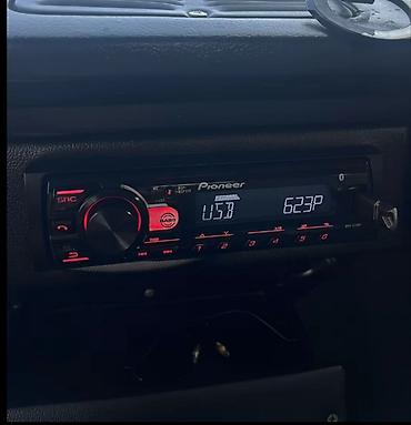 Pioneer avtomobil maqnitofonu – 1-DIN formatlı, qabaq paneldə USB və