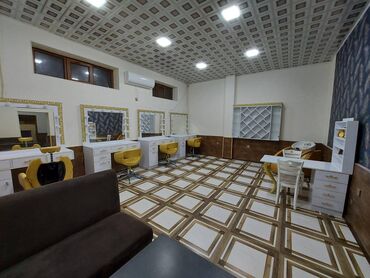 Digər kommersiya daşınmaz əmlakı: Həzi aslanov metrosuna yaxin 70 kv ümumi olan obyekt salon ayi 800 — 4