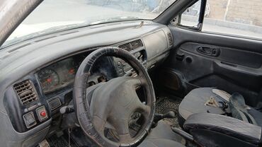 Mitsubishi: Mitsubishi L200 pikap – ikicərgəli kabin, arxa bortlu yük yerinə — 3