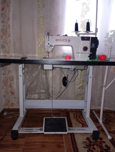 монитор lcd: Швейная машина Полуавтомат