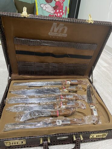 Bıçaqlar: Çemodanı yaxşı vəziyyətdə deyil çünki çoxdan alınıb amma biçaqlar və — 7