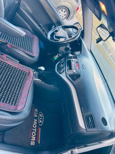 Kia: Salam.mashini xanim idarə edib shəhər ichi surulub qiymətdə razilasmaq — 5