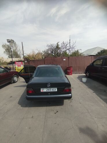 Mercedes-Benz: Mercedes-Benz W124: 1990 г., 2 л, Механика, Бензин, Седан — 7