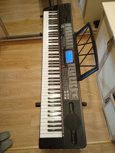 Духовые инструменты: Elektron klaviatura – STK XY-988 modeli Xüsusiyyətlər: - 61 klavişli