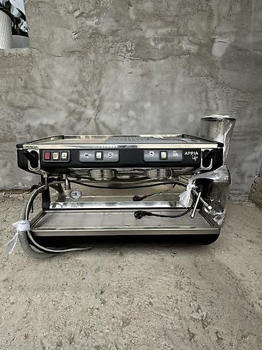 кнопки вызова: Профессиональная кофемашина эспрессо Nuova Simonelli Appia Life, 2 — 3