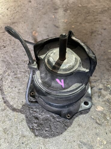 Детали двигателя и моторы в сборе: Подушка мотора Honda 2002 г., Б/у, Оригинал, Япония