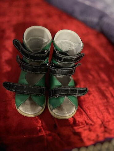 Детская обувь: Ортопедическая обувь, носили всего 1 месяц, брали за 5800 сом, размер