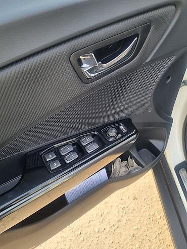 Другие автомобили: Компактный кроссовер в белом цвете. Кузов и экстерьер: - Светодиодные — 9