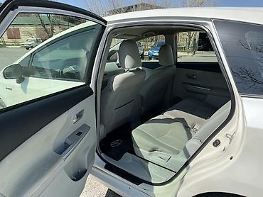tesla model s: Toyota Prius: 1.8 l | 2011 il Universal — 6