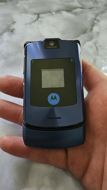 телефон рабочи: Motorola Razr 40, Колдонулган, < 2 ГБ, 1 SIM
