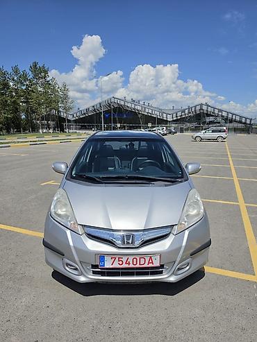 honda авенсис: Honda Jazz: 2011 г., 1.3 л, Вариатор, Гибрид, Хэтчбэк — 5
