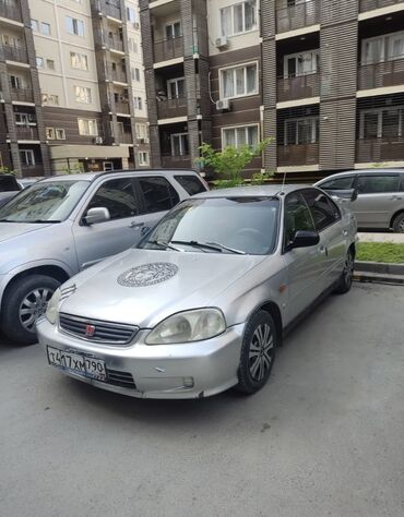 Honda: Honda Civic: 1998 г., 1.5 л, Механика, Бензин, Седан