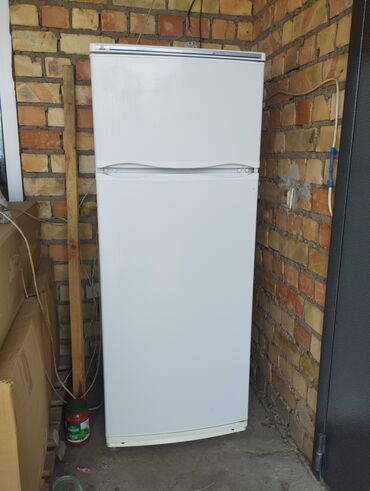 холодильник 5000 сом: Двухкамерный Atlant, цвет - Белый, Б/у