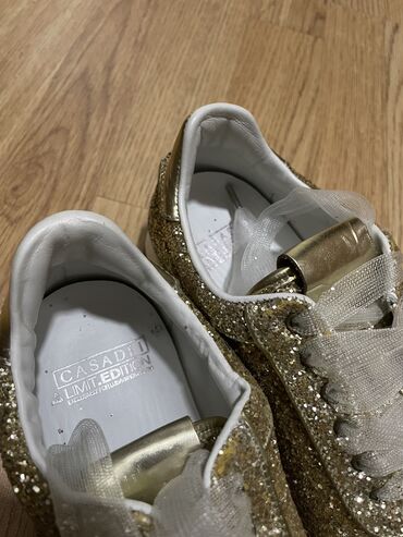 Tərliklər: Casadei Limited Edition Glittered krossovkalar. Yenidir heç