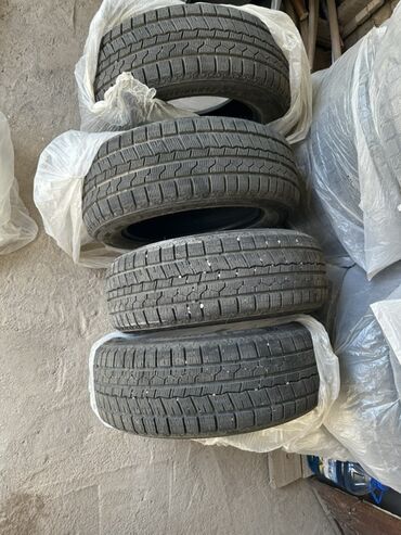Шины и диски: Шины 215 / 60 / R 16, Зима, Комплект, Легковые
