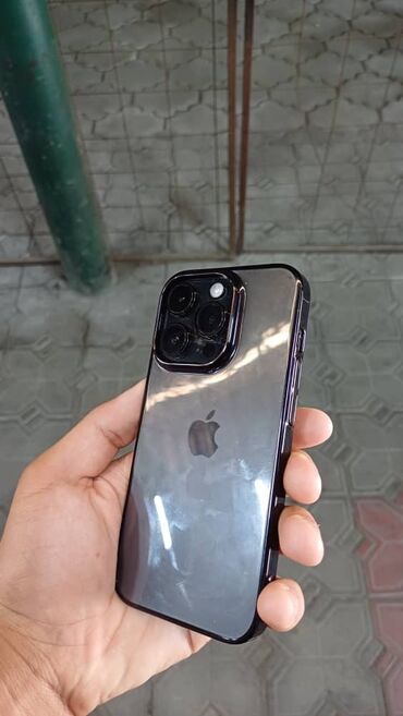 Apple iPhone: IPhone 14 Pro, 256 ГБ, Black Titanium, Защитное стекло, Чехол, 83 %