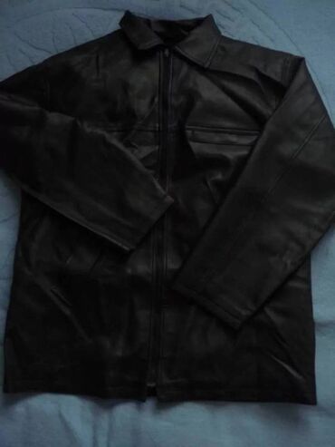 женская новая куртка: Новая рабочая куртка из кожзаменителя с подстежкой утепленной