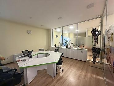 office: Şəhərin mərkəzində ofis icarəyə verilir! Səbail rayonu, “Qış Parkı” — 2
