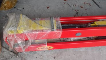 Avtoservis avadanlıqları: Euromax avtomobil qaldıranı (hidravlik, iki postlu tip). Qırmızı metal — 1
