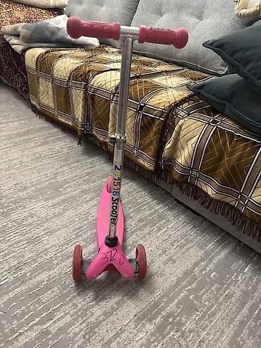 кроссовки футбол: Детский трехколесный самокат (kickboard) розового цвета. - Тип — 1