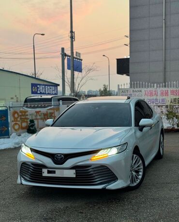 Toyota: Toyota Camry: 2020 г., 2.5 л, Вариатор, Гибрид, Седан