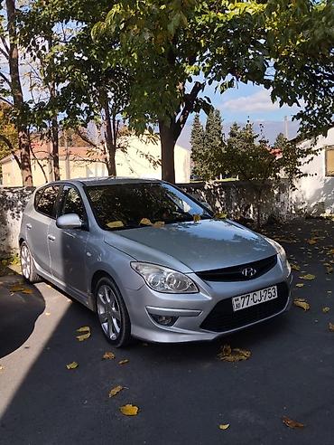 mercedes s class 220: Hyundai i30, gümüşü rəng, hetçbek kuzov. Yüngül kasmetika işi var, 1.4 — 1