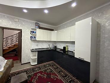 Продажа коттеджей и домов: Продаётся дом Район: ж/м Ак-Орго 2 этажа, 6 комнат Площадь дома: 218 м — 8