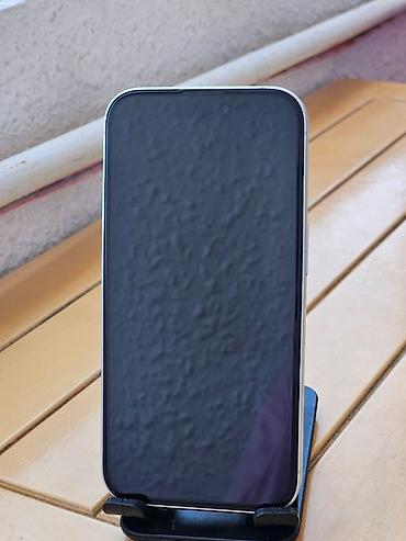 iphone sr: IPhone 16, Ağ, Barmaq izi, Face ID — 3