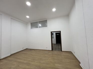 продаю офис 107 м² с ремонтом с мебелью административное здание 1 этаж: Сдаю Офис, 76 м², С видом на горы, 1 линия, С оборудованием