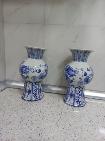 Bitkilər: Defekti olmayan heç işlənməmiş iki ədəd güldan. Artıq olduğu üçün