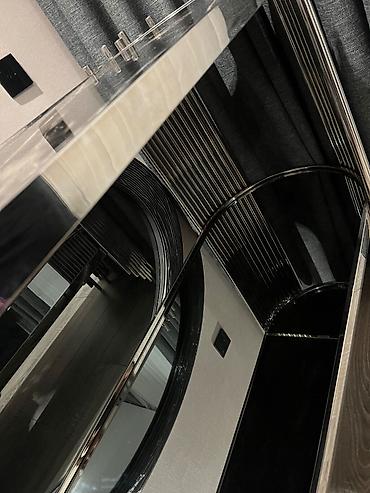 Yeni, Güzgülü lalafo.az -da Yeni, Güzgülü
