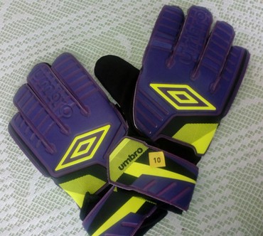 Rukavice: Golmanske rukavice Umbro, veličina 10. Nove, nisu korišćene na lalafo.rs Golmanske rukavice Umbro, veličina 10. Nove, nisu korišćene - Stara Pazova