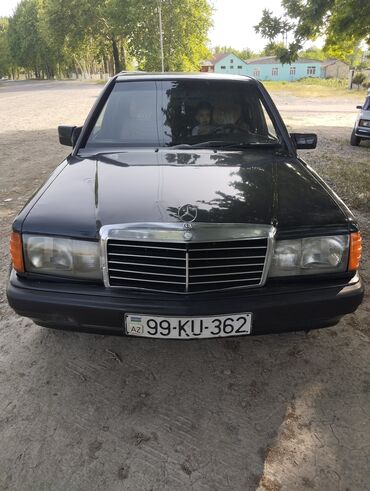 mersedes zaslonka: Mercedes-Benz 190: 2 l | 1991 il Sedan